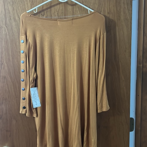 Ladies Large top golden brown - Picture 5 of 5